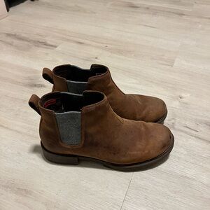 Sorel size 8 booties